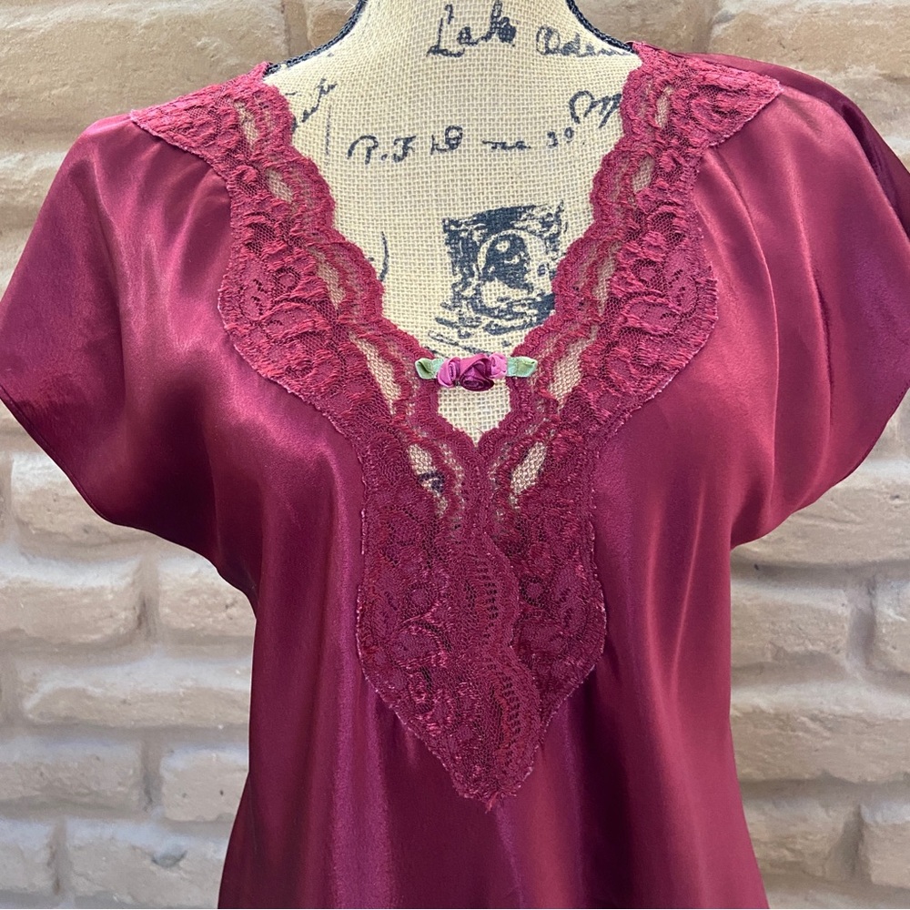 Vintage 80s Cranberry Satin Short Sleeve Nightgown - Size S - Picture 3 of 12